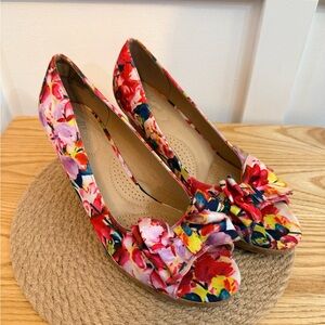 Dexflex Comfort Floral Wedge Bowtie Peep Toe Shoe